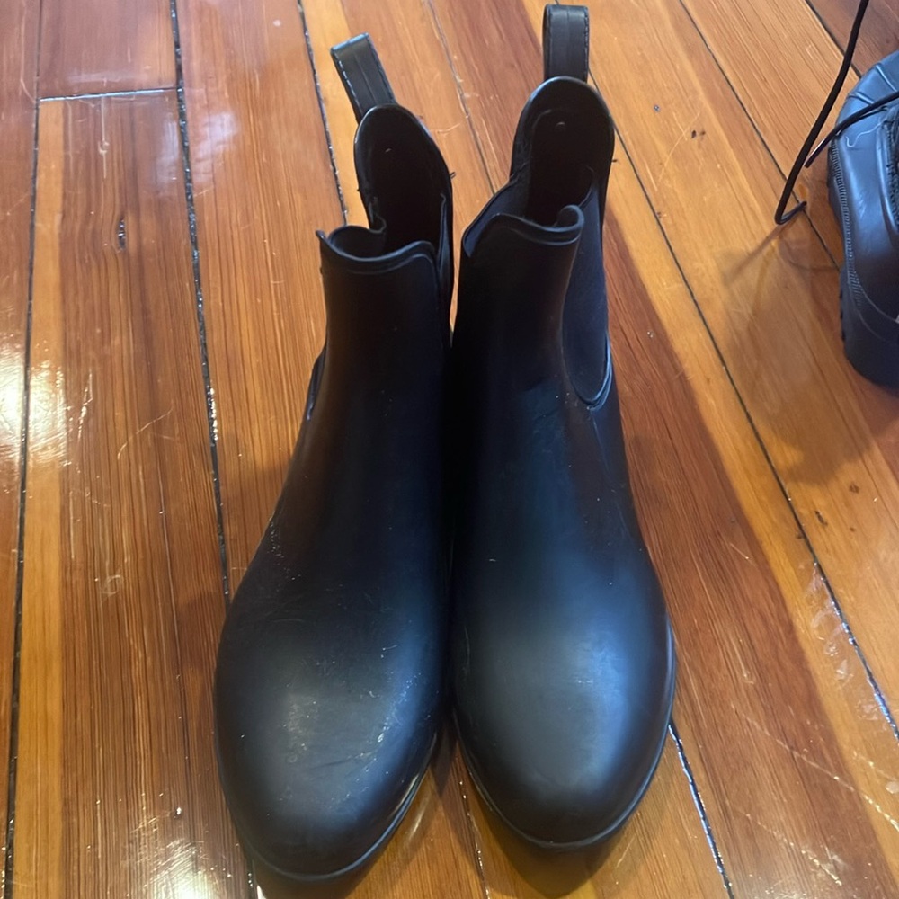 Sam Edelman chelsea style boots